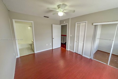 Adosado en venta en Miami, Florida, 2 dormitorios, 108.7 m2 № 1750336 - foto 14
