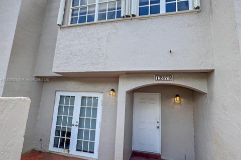 Adosado en venta en Miami, Florida, 2 dormitorios, 108.7 m2 № 1750336 - foto 4