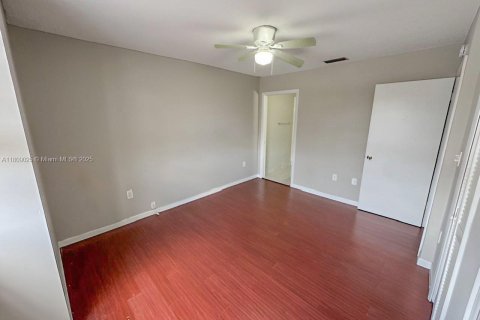 Adosado en venta en Miami, Florida, 2 dormitorios, 108.7 m2 № 1750336 - foto 16