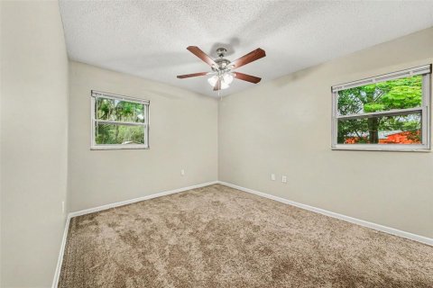 House in Leesburg, Florida 3 bedrooms, 135.08 sq.m. № 2393601 - photo 10