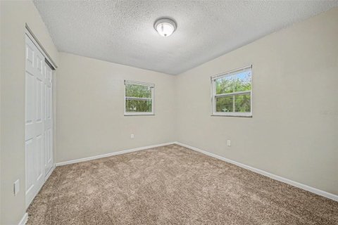 House in Leesburg, Florida 3 bedrooms, 135.08 sq.m. № 2393601 - photo 9