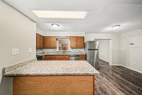 House in Leesburg, Florida 3 bedrooms, 135.08 sq.m. № 2393601 - photo 5