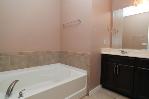 Casa en venta en Leesburg, Florida, 3 dormitorios, 174.19 m2 № 2094874 - foto 28