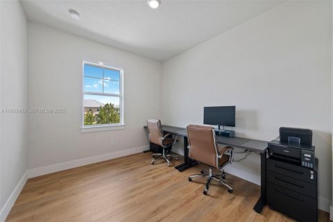 Touwnhouse à louer à Hollywood, Floride: 3 chambres, 132.01 m2 № 1992823 - photo 13