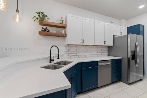 Touwnhouse à louer à Hollywood, Floride: 3 chambres, 132.01 m2 № 1992823 - photo 21