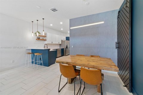 Touwnhouse à louer à Hollywood, Floride: 3 chambres, 132.01 m2 № 1992823 - photo 22