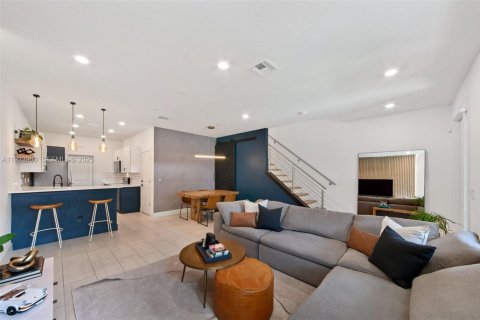 Touwnhouse à louer à Hollywood, Floride: 3 chambres, 132.01 m2 № 1992823 - photo 5