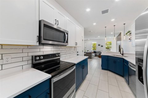 Touwnhouse à louer à Hollywood, Floride: 3 chambres, 132.01 m2 № 1992823 - photo 6