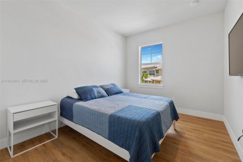 Touwnhouse à louer à Hollywood, Floride: 3 chambres, 132.01 m2 № 1992823 - photo 17