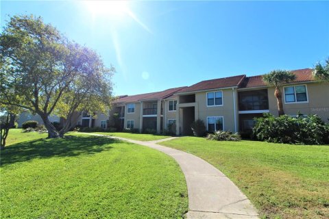Condo in Sarasota, Florida, 2 bedrooms  № 2198643