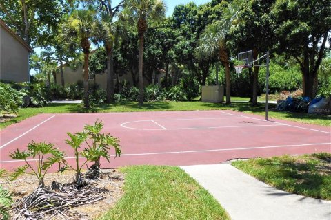 Condo in Sarasota, Florida, 2 bedrooms  № 2198643 - photo 16