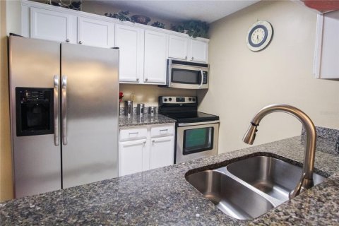 Condo in Sarasota, Florida, 2 bedrooms  № 2198643 - photo 2