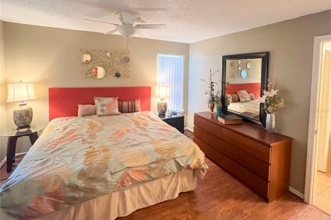 Condo in Sarasota, Florida, 2 bedrooms  № 2198643 - photo 7
