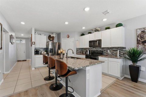Villa ou maison à vendre à Kissimmee, Floride: 5 chambres, 262.36 m2 № 2406740 - photo 18