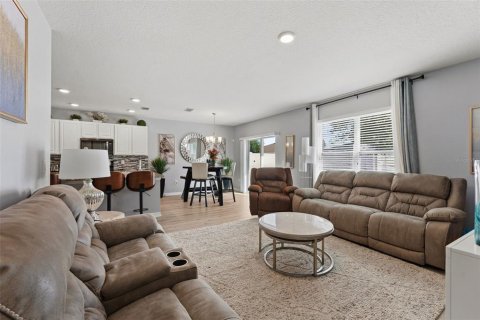Villa ou maison à vendre à Kissimmee, Floride: 5 chambres, 262.36 m2 № 2406740 - photo 11
