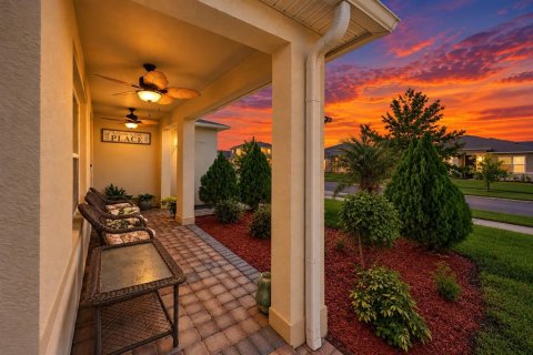 Villa ou maison à vendre à Kissimmee, Floride: 5 chambres, 262.36 m2 № 2406740 - photo 4