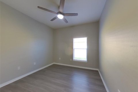 House in Orlando, Florida 4 bedrooms, 160.54 sq.m. № 1911545 - photo 12