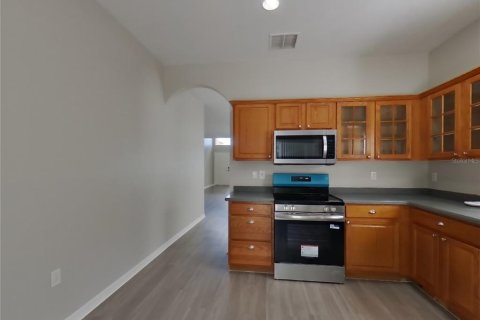 House in Orlando, Florida 4 bedrooms, 160.54 sq.m. № 1911545 - photo 5