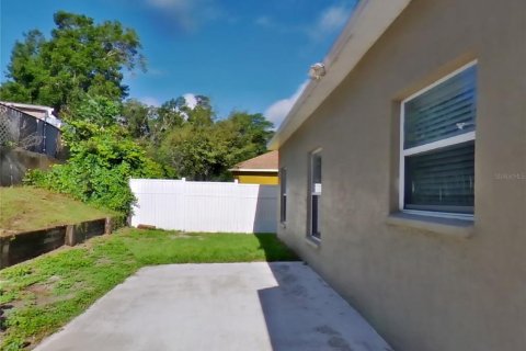 House in Orlando, Florida 4 bedrooms, 160.54 sq.m. № 1911545 - photo 15