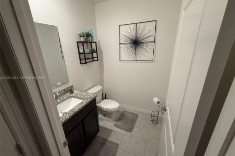 Casa en alquiler en Port St. Lucie, Florida, 4 dormitorios, 242.47 m2 № 2075724 - foto 5