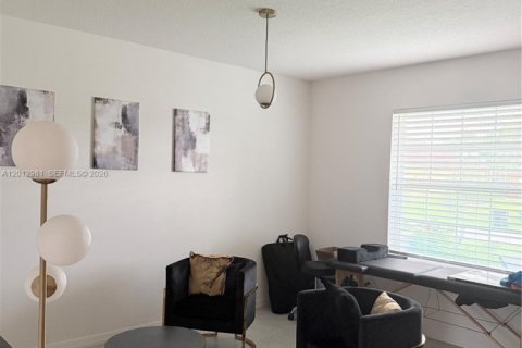 Casa en alquiler en Port St. Lucie, Florida, 4 dormitorios, 242.47 m2 № 2075724 - foto 2