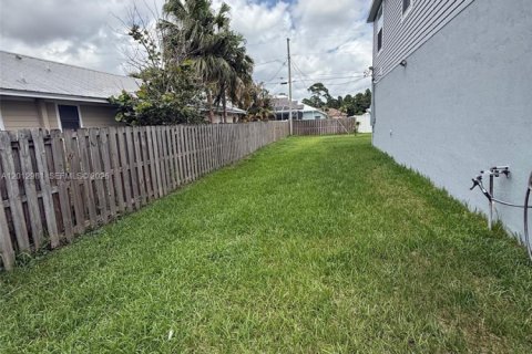 Casa en alquiler en Port St. Lucie, Florida, 4 dormitorios, 242.47 m2 № 2075724 - foto 15