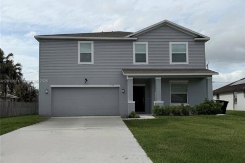 Casa en Port St. Lucie, Florida 4 dormitorios, 242.47 m2 № 2075724