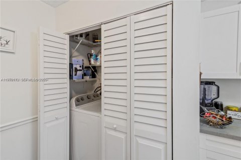 Condominio en alquiler en Hialeah, Florida, 1 dormitorio, 68.28 m2 № 2008298 - foto 16