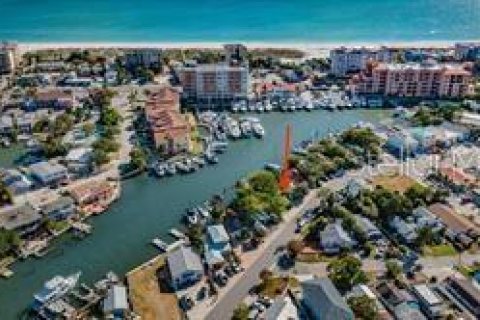 Casa en venta en Madeira Beach, Florida, 3 dormitorios, 200.67 m2 № 1535690 - foto 3