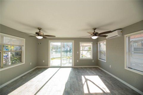 Casa en venta en Madeira Beach, Florida, 3 dormitorios, 200.67 m2 № 1535690 - foto 27