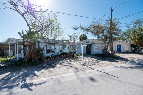 Casa en venta en Madeira Beach, Florida, 3 dormitorios, 200.67 m2 № 1535690 - foto 2