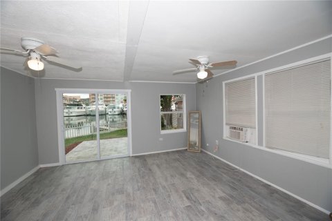 Casa en venta en Madeira Beach, Florida, 3 dormitorios, 200.67 m2 № 1535690 - foto 10