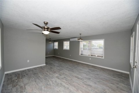 Casa en venta en Madeira Beach, Florida, 3 dormitorios, 200.67 m2 № 1535690 - foto 22