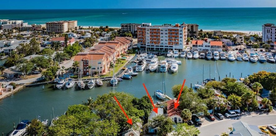 Casa en Madeira Beach, Florida 3 dormitorios, 200.67 m2 № 1535690