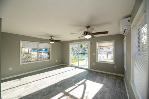 Casa en venta en Madeira Beach, Florida, 3 dormitorios, 200.67 m2 № 1535690 - foto 28