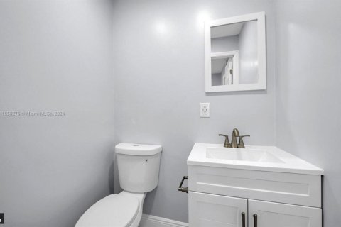 House in Delray Beach, Florida 3 bedrooms, 116.13 sq.m. № 2251509 - photo 10