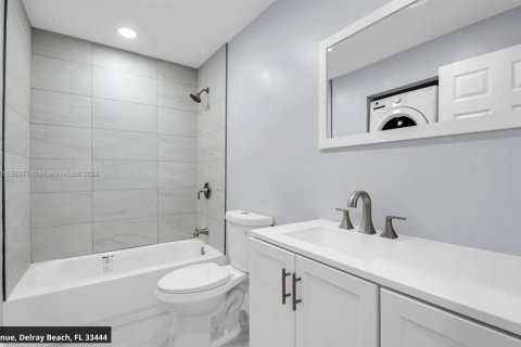House in Delray Beach, Florida 3 bedrooms, 116.13 sq.m. № 2251509 - photo 11