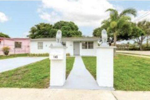 House in Delray Beach, Florida 3 bedrooms, 116.13 sq.m. № 2251509 - photo 2
