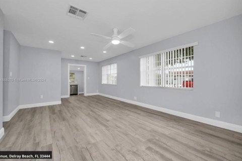 House in Delray Beach, Florida 3 bedrooms, 116.13 sq.m. № 2251509 - photo 4