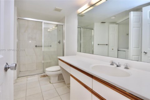 Condominio en venta en Aventura, Florida, 2 dormitorios, 125.7 m2 № 2056654 - foto 26