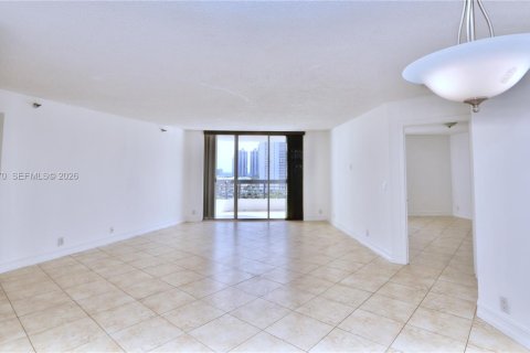 Кондоминиум с 2 спальнями в Авентура, Флорида № 2056654