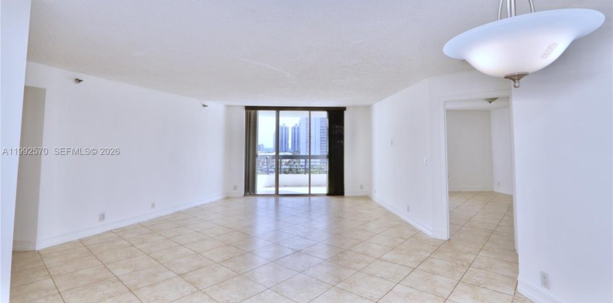 Condominio en Aventura, Florida, 2 dormitorios  № 2056654