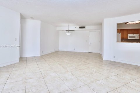 Condominio en venta en Aventura, Florida, 2 dormitorios, 125.7 m2 № 2056654 - foto 5
