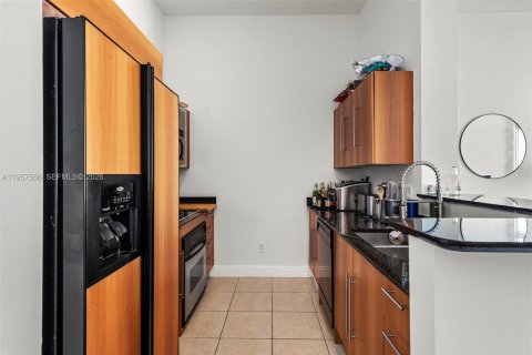 Condominio en venta en Miami, Florida, 1 dormitorio, 78.6 m2 № 2254705 - foto 5