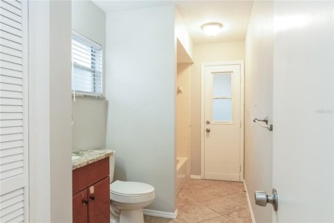 House in Orlando, Florida 3 bedrooms, 134.06 sq.m. № 2197786 - photo 5