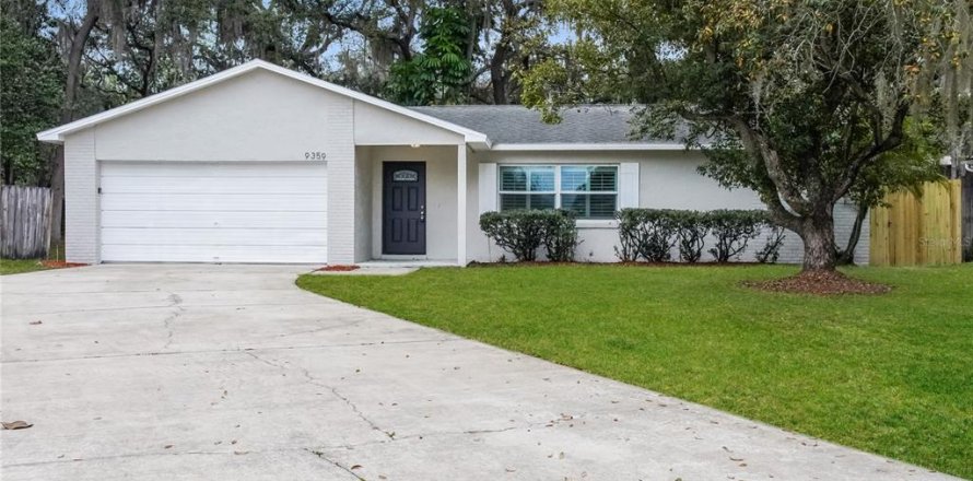 House in Orlando, Florida 3 bedrooms, 134.06 sq.m. № 2197786