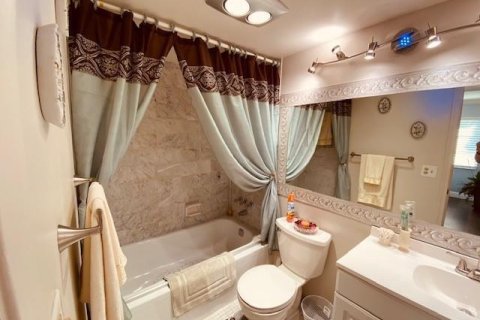 Снять в аренду кондоминиум в Пемброк-Пайнс, Флорида 5 комнат, 108.7м2, № 2085549 - фото 3