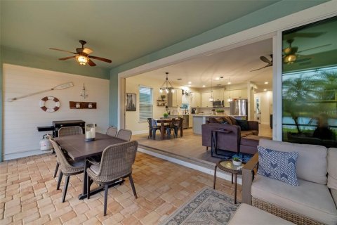 Villa ou maison à vendre à Lakewood Ranch, Floride: 4 chambres, 242.2 m2 № 2105445 - photo 5