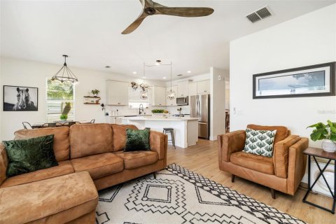 Villa ou maison à vendre à Lakewood Ranch, Floride: 4 chambres, 242.2 m2 № 2105445 - photo 13