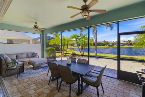 Villa ou maison à vendre à Lakewood Ranch, Floride: 4 chambres, 242.2 m2 № 2105445 - photo 6